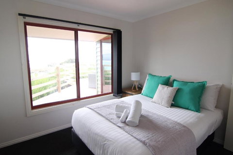 DOLPHIN LOOKOUT COTTAGE Amazing Views Of The Bay Of Fires - Accommodation Bookings 5