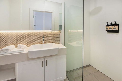 Little Hopwood Apartment No1 - Accommodation Bookings 3