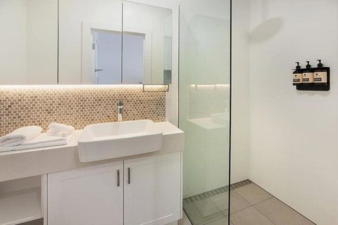 Little Hopwood Apartment No1 - Accommodation Bookings 6