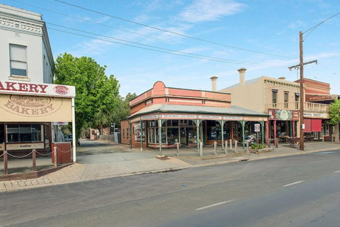 Little Hopwood Apartment No1 - Accommodation Bookings 2