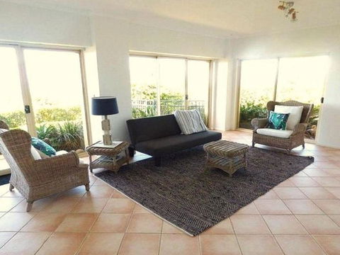 Cliff View 62 Forresters Beach Road - Accommodation Bookings 6