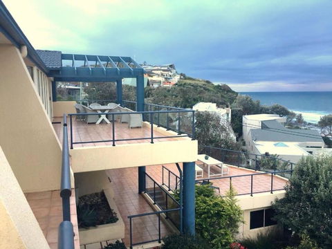 Cliff View 62 Forresters Beach Road - Accommodation Bookings 4