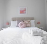 Designer Warm Homeatmooneepondsparking / wifi - Accommodation Bookings