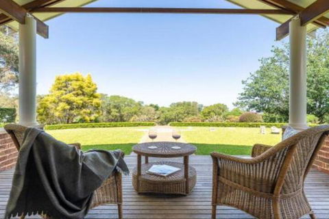 Jaspers Brush Tranquil Gardens & Stunning Views - Accommodation Bookings 0