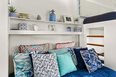 Stunning River House 51 Hilton Esplanade - Accommodation Bookings 2