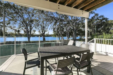 Stunning River House 51 Hilton Esplanade - Accommodation Bookings 0