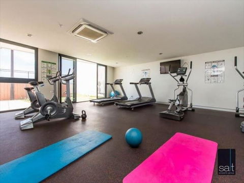 LOCATION LOCATION CITY VIEWS NETFLIX WIFI WINE - Accommodation Bookings 3