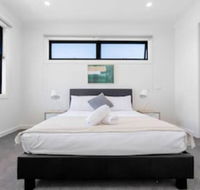 WoW Factorluxe 4BR Townhouseglen Waverley - Accommodation Bookings