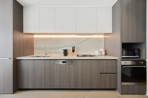 HomeHotel Luxurious High Rise Apt - Accommodation Bookings 7