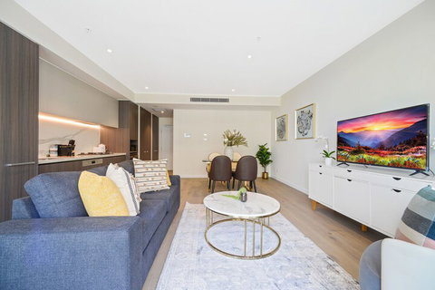 HomeHotel Luxurious High Rise Apt - Accommodation Bookings 2