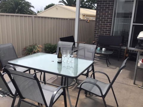 Discover Warilla Bright & Airy Townhouse Near The Beach & Lake - Accommodation Bookings 5