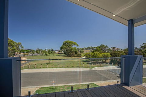 Grande Nisi Casa Cowes - Accommodation Bookings 2