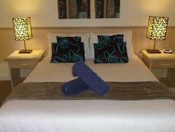 Blackbutt Deluxe Family Townhouse - Accommodation Bookings 2