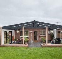 Hilltop Retreat - Accommodation Bookings
