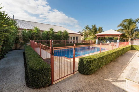 BEL MIREN SARAH LOUISA - Accommodation Bookings 1