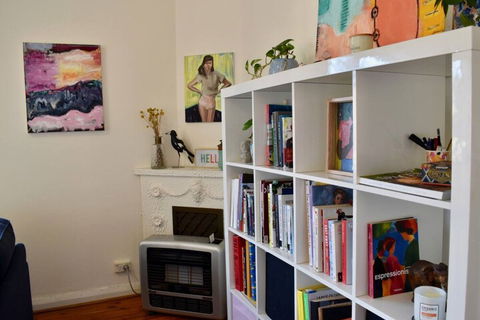 Bright Artist Apartment In Maroubra - Accommodation Bookings 1