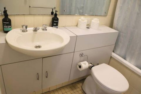 Cosy Newtown Studio Apartment With Swimming Pool - Accommodation Bookings 5