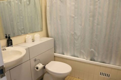 Cosy Newtown Studio Apartment With Swimming Pool - Accommodation Bookings 4