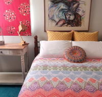 Stylish Comfortable Central Artists Home - Accommodation Bookings
