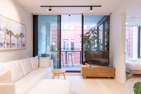 Trendy 1 Bedroom Apartment In The Heart Of Collingwood - Accommodation Bookings 2