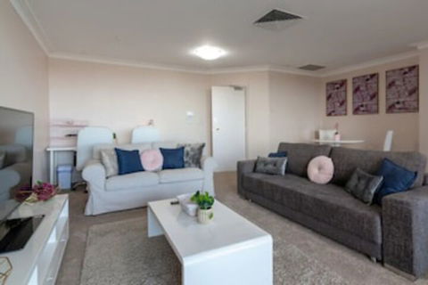 Milsons Point Apartment With Harbour Bridge Views - Accommodation Bookings 0