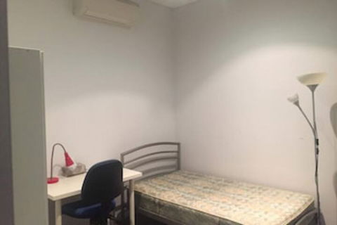Sun-drenched 3 Bedroom Apartment In Turrella - Accommodation Bookings 0