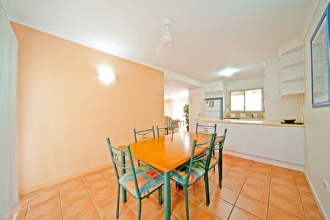 At Beach Court Holiday Villas - Accommodation Bookings 6