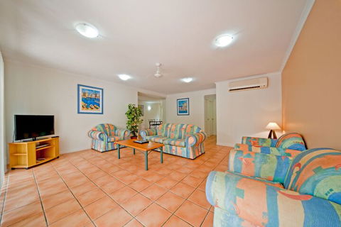 At Beach Court Holiday Villas - Accommodation Bookings 4