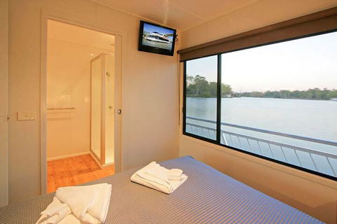 All Seasons Houseboats - Accommodation Bookings 1