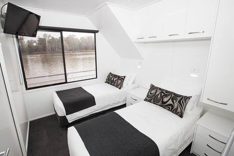 All Seasons Houseboats - Accommodation Bookings 3