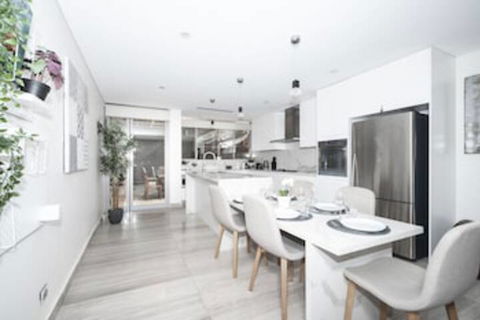 Luxury Villa Darlington - Vine - Accommodation Bookings 0
