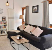 Charming Terrace House on Tree Lined Street - Accommodation Bookings