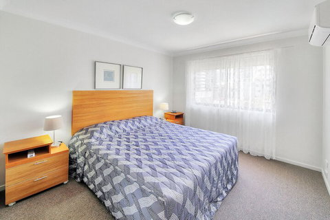 Airtrip Apartment On Russell St - Accommodation Bookings 7