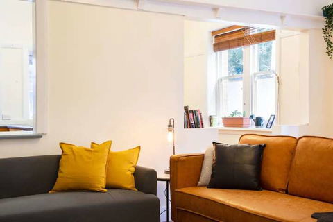 2 Bedroom Gorgeous Art Deco Classic Near CBD - Accommodation Bookings 2