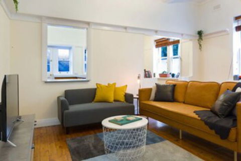 2 Bedroom Gorgeous Art Deco Classic Near CBD - Accommodation Bookings 0
