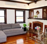 Charming  Cosy Home With City Views - Accommodation Bookings