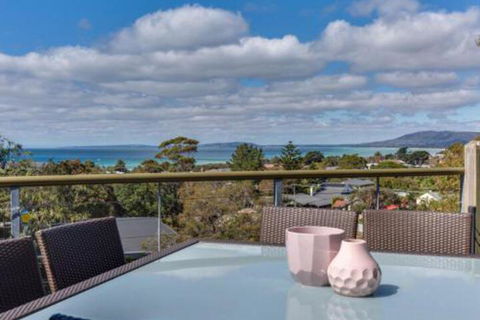 The View - Accommodation Bookings 0