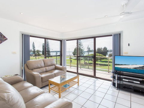 Oxley 8 At Tuncurry - Accommodation Bookings 1
