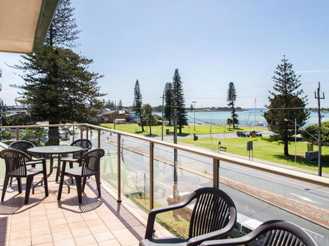 Oxley 8 At Tuncurry - Accommodation Bookings 5