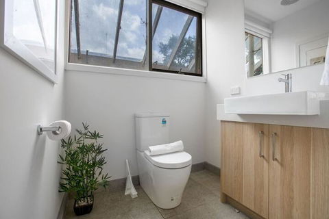Comfy Holiday House With Pool@rosanna - Accommodation Bookings 3