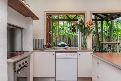A SWEET ESCAPE Byron Surf Cottage Walk To Byron - Accommodation Bookings 1