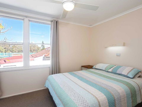 2 Hibiscus Court 9 Government Road Fantastic Air Conditioned 3 Bedroom Unit - Accommodation Bookings 4