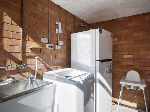 2 Hibiscus Court 9 Government Road Fantastic Air Conditioned 3 Bedroom Unit - Accommodation Bookings 3