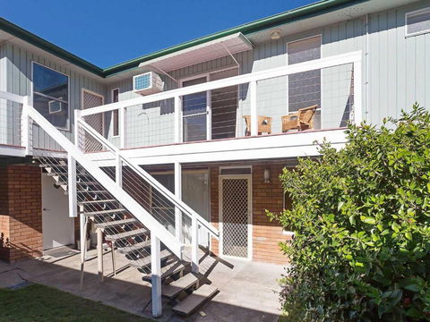 2 Hibiscus Court 9 Government Road Fantastic Air Conditioned 3 Bedroom Unit - Accommodation Bookings 1