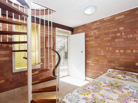 2 Hibiscus Court 9 Government Road Fantastic Air Conditioned 3 Bedroom Unit - Accommodation Bookings 2