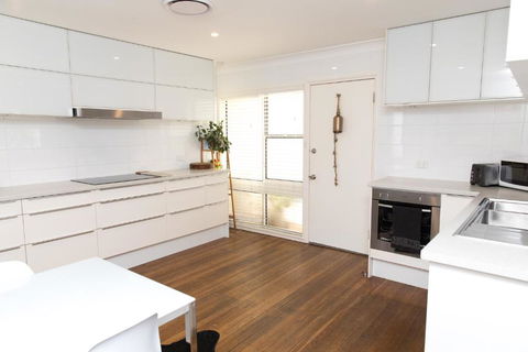 White Beach Cottage - Accommodation Bookings 6