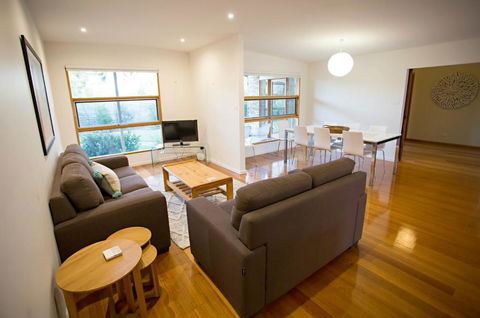 SUNNY DAZE - Accommodation Bookings 6