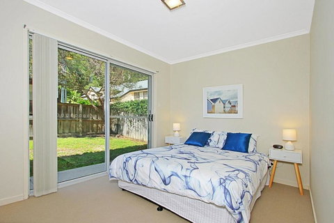 Ocean 1 / 42 Mollymook - Accommodation Bookings 5