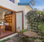 SEAVIEWS MORNINGTON.... - Accommodation Bookings