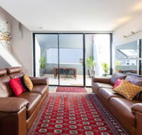 Lovely 1 Bedroom Apartment Close To CBD - Accommodation Bookings